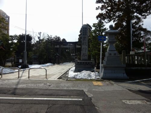 富山県富山市にある日枝神社の入り口